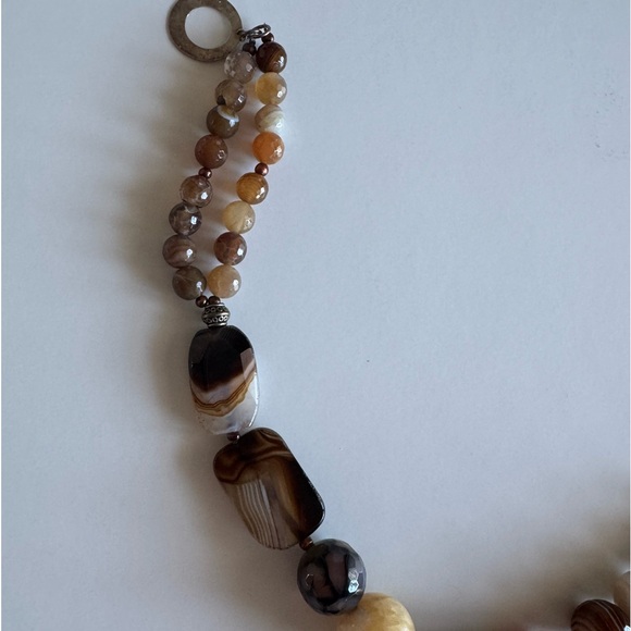 Chunky Necklace, Brown, Rust and Cream w/ Leaf Hanging in front, NWOT - Picture 2 of 7
